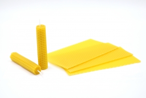 Beeswax Sheets for Rolled Candles 18 x 10 cm incl. Wick