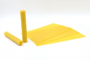Beeswax Sheets for Rolled Candles 18 x 32 cm incl. Wick